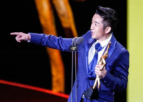 导演阿德里亚·帕劳洛（Andrea Pallaoro）、女星凯特琳娜·桑迪诺·莫雷诺 （Catalina Sandino 贝乔深V现身《搜寻》发布会 与导演耳语显暧昧 2014-05-22 戛纳当地时间5月21日，电影《搜寻》举办发布会。