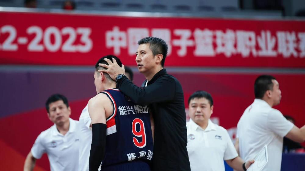 传全智贤全面息影回归家庭 或为夫家拼生富4代 2014-03-02 据香港媒体报道，全智贤因韩剧《星星》人气大火，还因在剧中造型百变而成为时尚指标，广告代言接不完。