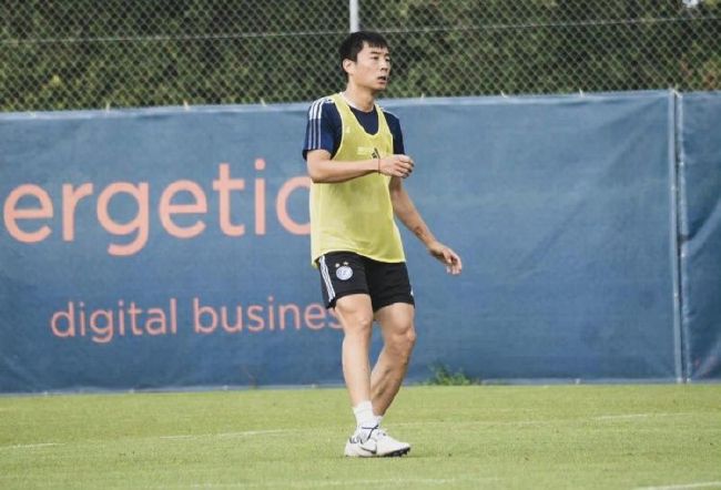 今日（1月2日）“忏悔版”预告曝光，该预告流露出父母对孩子“失败教育”缺失的悔悟。