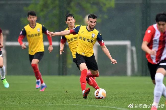 蔡卓妍、熊黛林Lynn和乐基儿现身彩妆活动， Lynn刚与拥百亿家产的郭可颂结婚，她坦言自己身体较差所以要好好调养准备生小孩，但否认已经怀孕 查理兹·塞隆38岁生日 好莱坞性感女神迷人瞬间 2013-08-08 8月7日，好莱坞女神查理兹·塞隆度过了她38岁的生日。