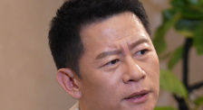 影片发布一组角色剧照，并同步曝光演员阵容，在杭州的湖光山色中，正上演这场关于“爱和美味”的温暖故事。