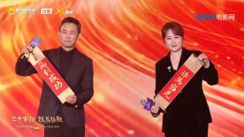 影片采用IMAX特制... 《沙丘3》首曝预告 赞达亚甜茶震撼开启史诗终2026-03-18 电影《真人快打2》定档5月8日 格斗升级血战到2026-03-16 《你好，爱美丽》超前观影 鲁豫连线导演共谈成长2026-03-15 《至尊马蒂》曝特辑 沉浸体验马蒂紧张奔突人生2026-03-13 更多 相关电影 即兴谋杀 导演：程亚楠 主演：李庚希 等 预告片 《即兴谋杀》：多重反转，经典框架下的叙事革新独家 评论 导演程亚楠分享影片《即兴谋杀》创作背后的思考独家 策划 最新资讯 去新闻频道 1《马兰花开的声音》亮相北影节 传递冬奥温暖幕后 2 两大机构首度联手 中国电影在戛纳开启国际新篇章 3 《三心两意》曝终极预告 林依晨治愈告白张艺凡 4 《寒战1994》曝光新预告 刘德华惊喜现身香港首映 5 蒋龙杨超越…爆笑接梗!